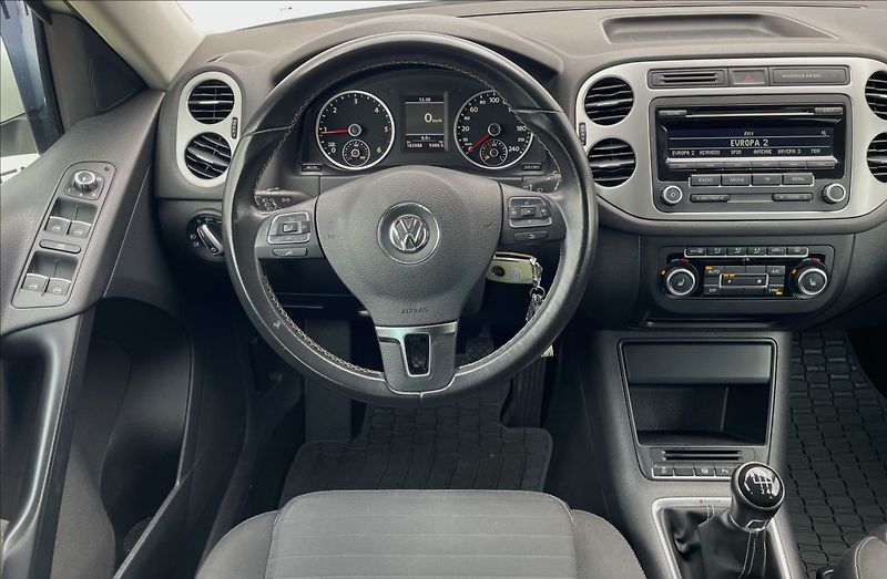 Volkswagen Tiguan 2,0 TDi,103kW,R-line,4x4,serv. - fotka 12 z 22