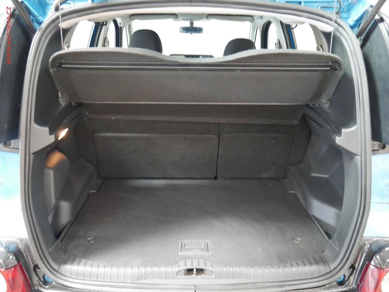 Citroën C3 Picasso (2010) 1.6 VTi, AC, temp, tažné - fotka 7 z 16