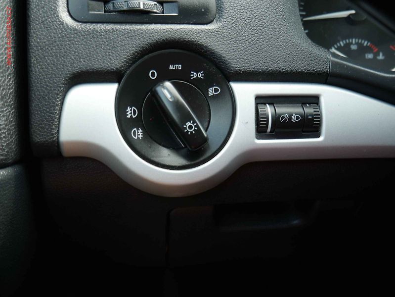 Škoda Octavia (2010) 1.6TDi, AAC, tempo - fotka 19 z 20