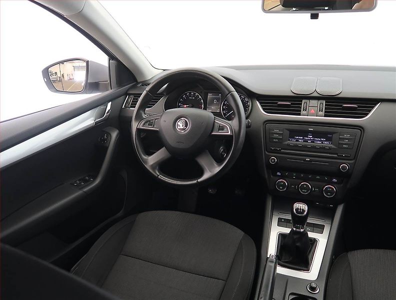 Škoda Octavia (2013) Elegance 1.6 TDI, Tempomat - fotka 7 z 21