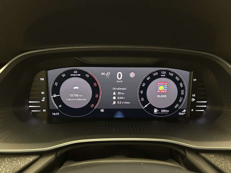 Škoda Octavia 2.0 TDI Top selection - fotka 12 z 29