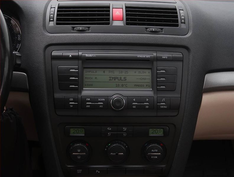 Škoda Octavia (2007) Elegance 1.9 TDI, Tažné - fotka 12 z 19