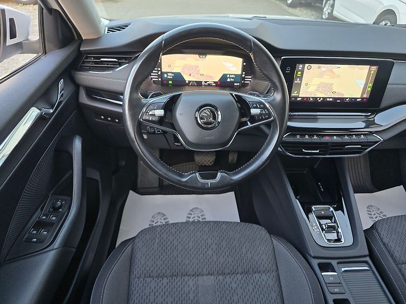Škoda Octavia 2.0TDi 110kW DSG STYLE + NAVI - fotka 9 z 44