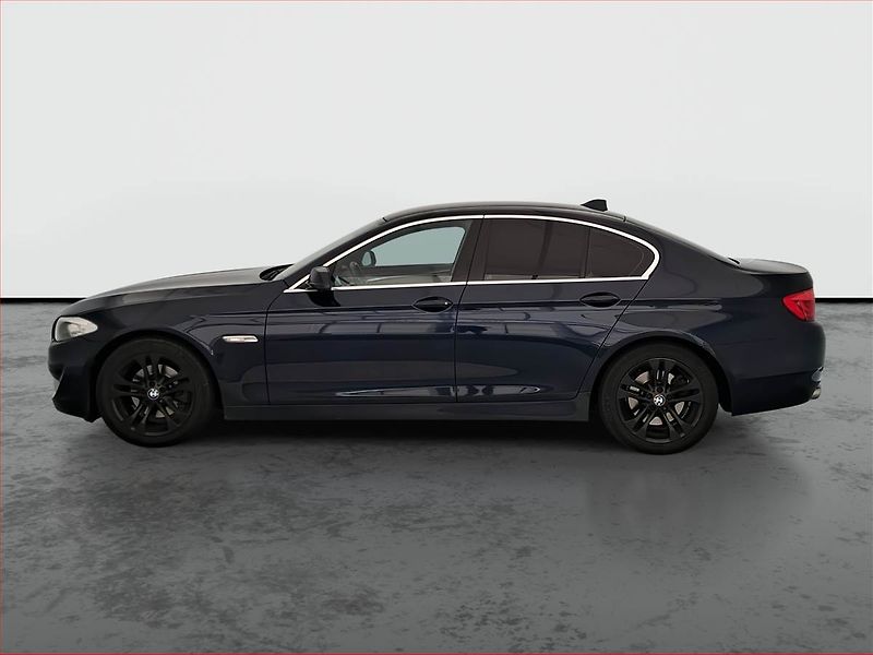 BMW Řada 5 (2011) 520d, Xenony, Tempomat - fotka 3 z 17