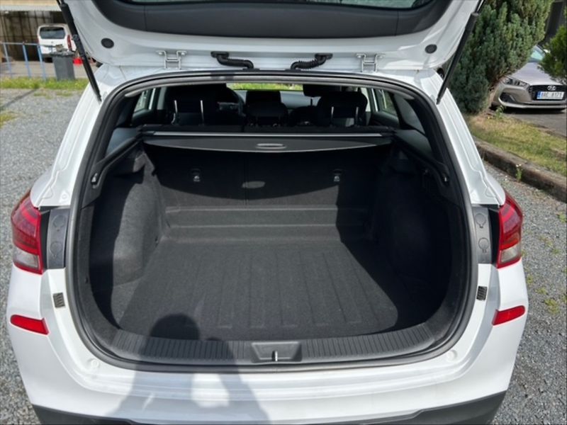Hyundai i30 1,0 T-GDI Comfort - fotka 6 z 11