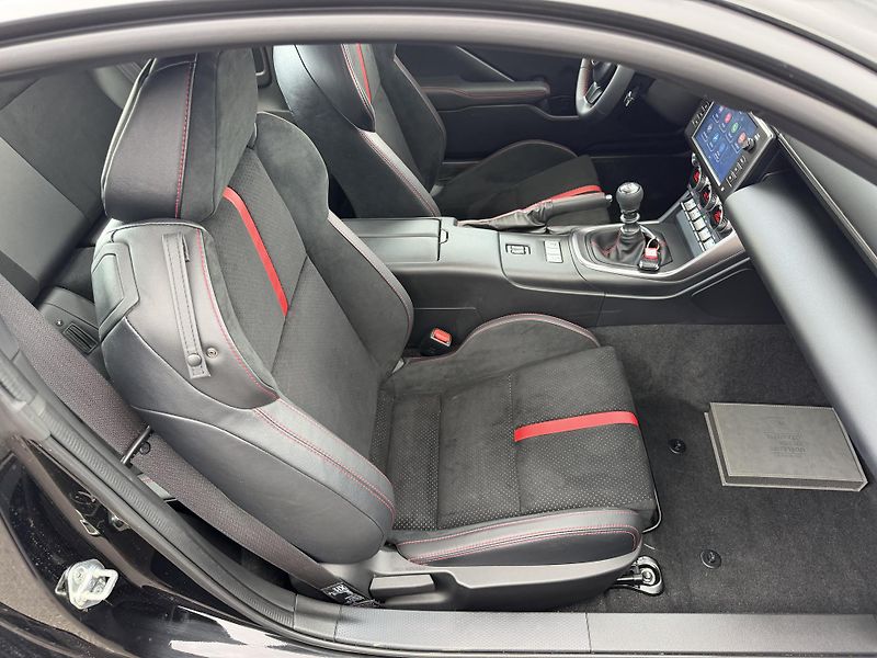 Subaru BRZ 2,4i 172kW 1800km - fotka 16 z 19