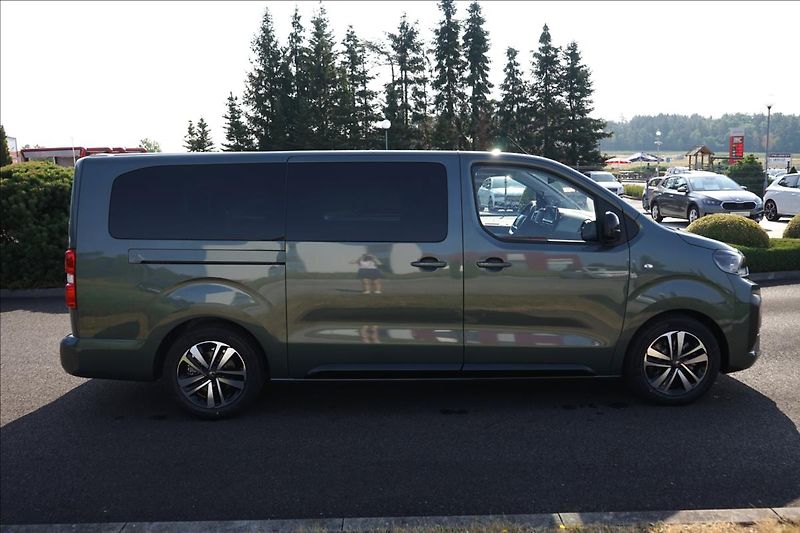 Citroën SpaceTourer (2025) 2,2 BlueHDi 180 EAT8 SHINE XL - fotka 8 z 32
