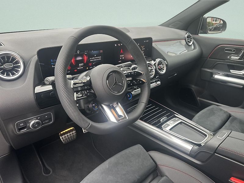 Mercedes-Benz GLA (2025) 35 AMG - fotka 9 z 15