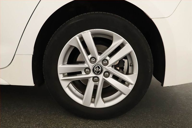 Toyota Corolla (2020) 1.8 Hybrid - fotka 12 z 15