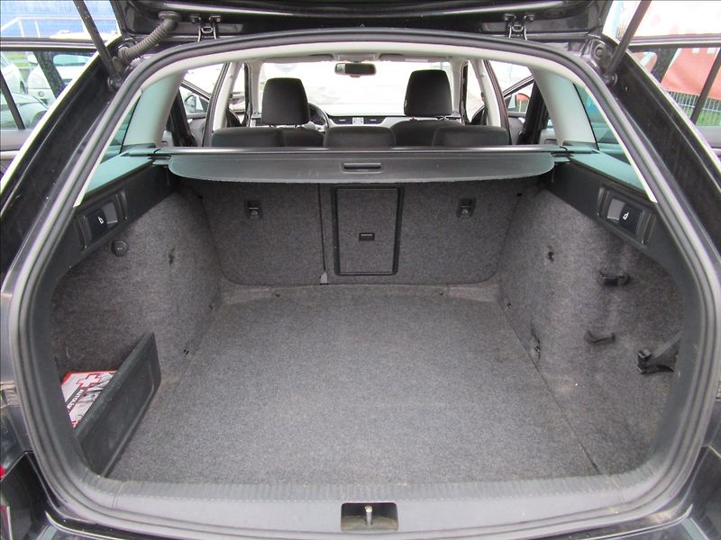Škoda Octavia Combi 2.0TDi DSG, Scout - fotka 35 z 41