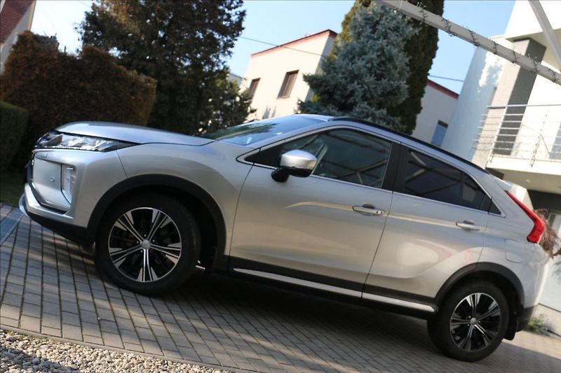 Mitsubishi Eclipse Cross 1,5 4x4, Automat, 51000KM - fotka 8 z 48