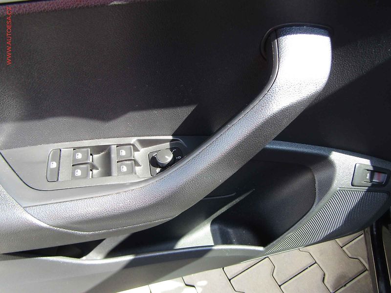 Škoda Karoq (2020) 1.6 TDi, DSG - fotka 11 z 21