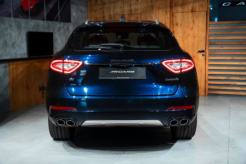 Maserati Levante GranLusso - fotka 23 z 24