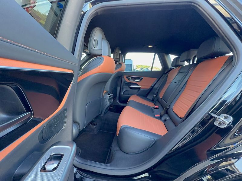 Mercedes-Benz GLC 220 d 4MATIC - fotka 14 z 37