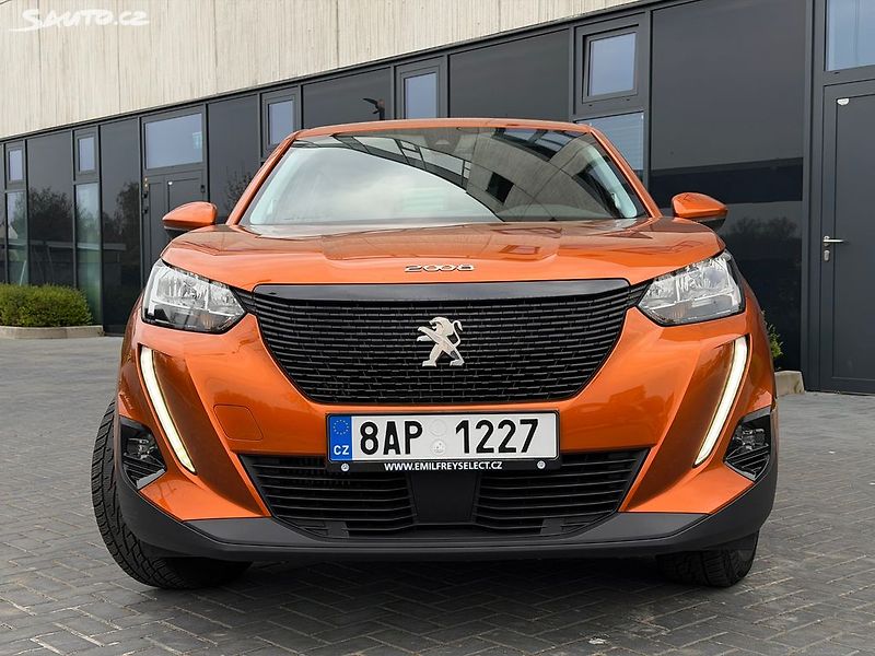 Peugeot 2008 1.2 PureTech 74 kW / tažné - fotka 4 z 21