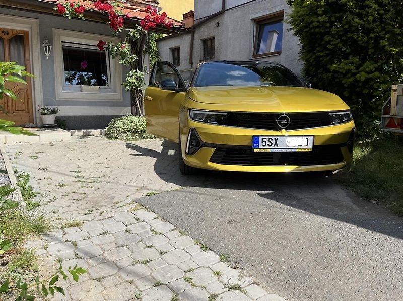 Opel Astra (2022) TOP výbava-od základu se liší - fotka 2 z 9
