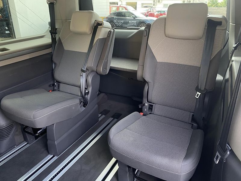 Volkswagen Multivan 2,0 TDI 110 kW Life - fotka 23 z 25