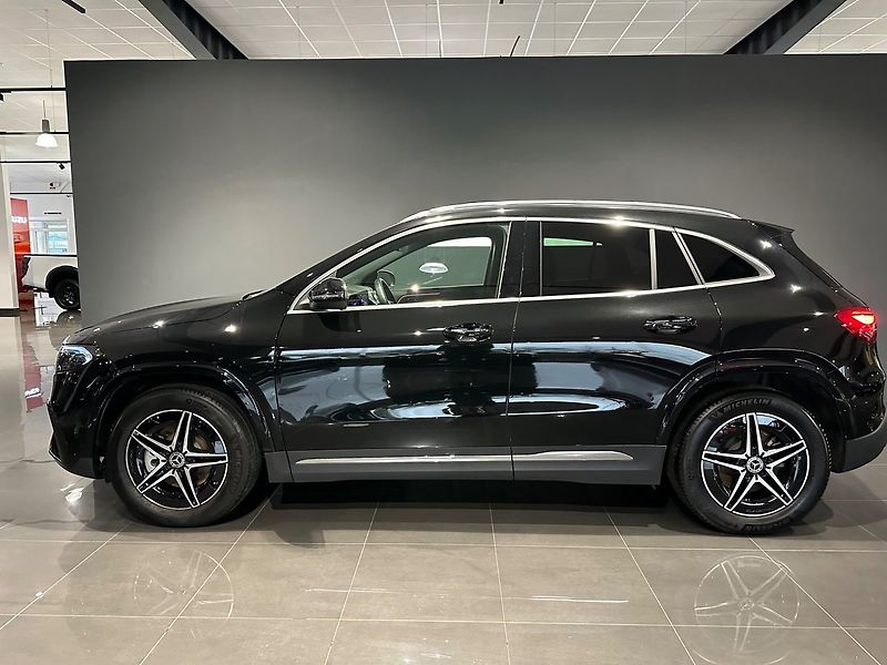 Mercedes-Benz EQA 300 4M AMG Advanced DISTRO - fotka 3 z 12