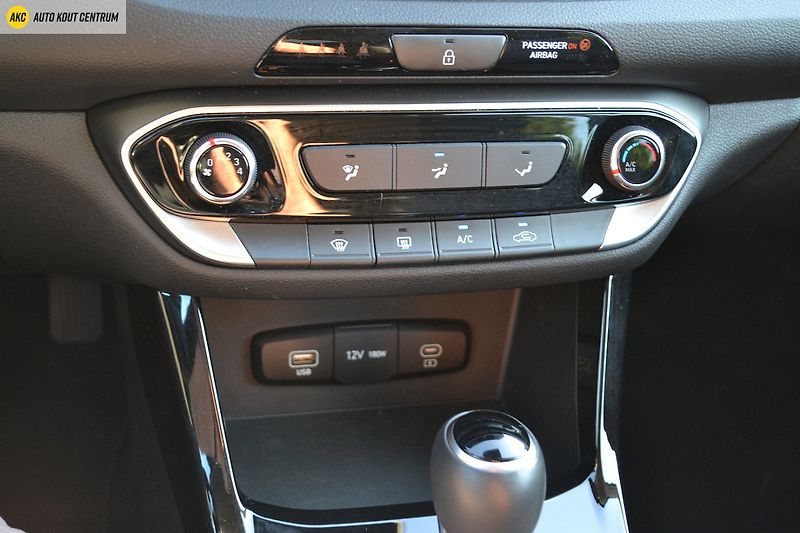 Hyundai i30 WG 1.5T-GDI 103KW DCT FAMILY N - fotka 24 z 47