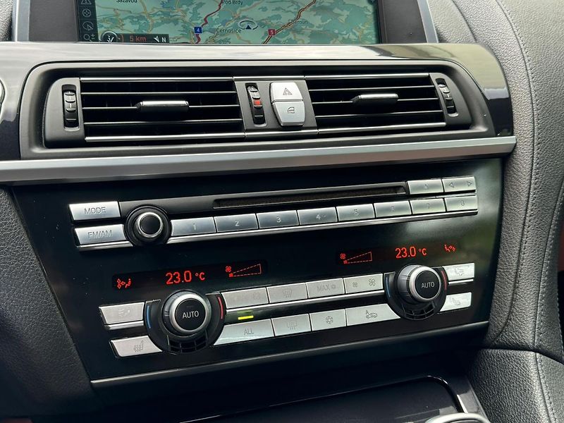 BMW Řada 6 640i-CABRIO-R20-HEZKÝ STAV - fotka 16 z 25