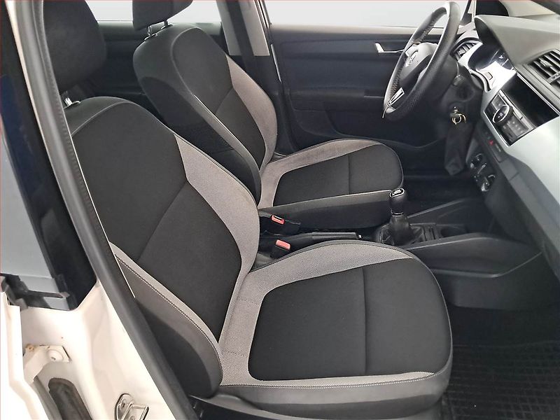 Škoda Fabia (2015) 1.0 - fotka 9 z 14