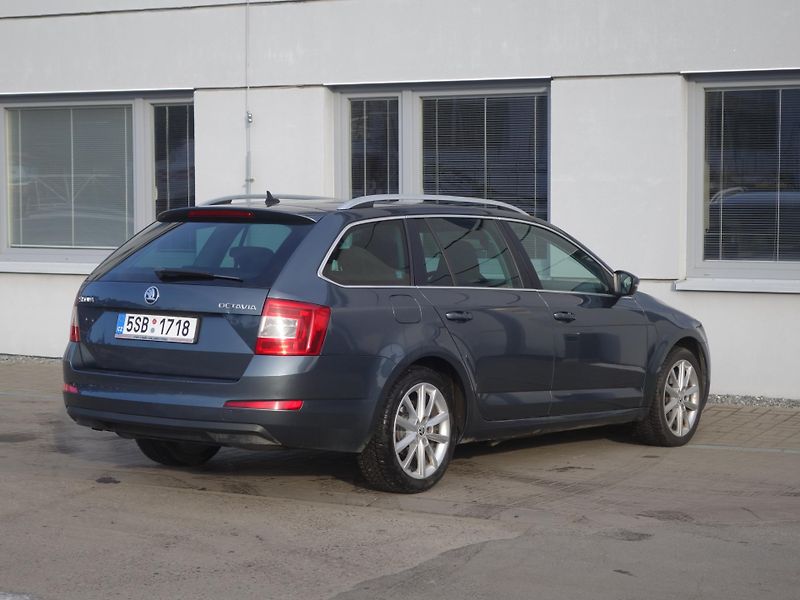 Škoda Octavia (2016) Combi Style 2.0 TDi DSG Xenony - fotka 4 z 17