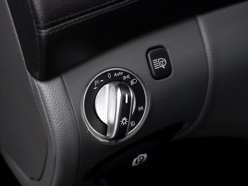 Mercedes-Benz SL 500 5,0 225kW Aut.klima Tempo - fotka 14 z 38