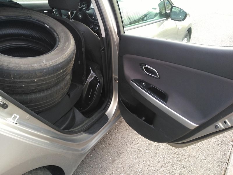 Kia Ceed 1,4i + LPG - fotka 23 z 26