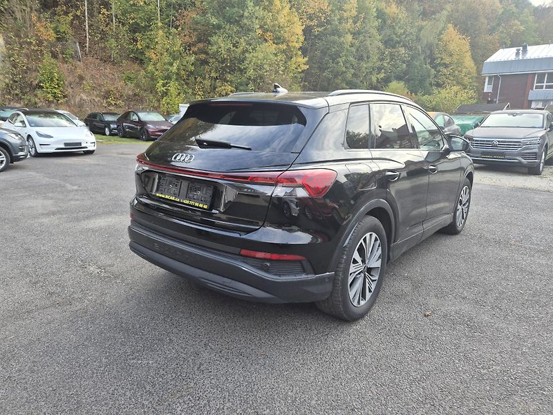 Audi Q4 e-tron 40 150kw 19ALU TZ  SOH 95% - fotka 2 z 5