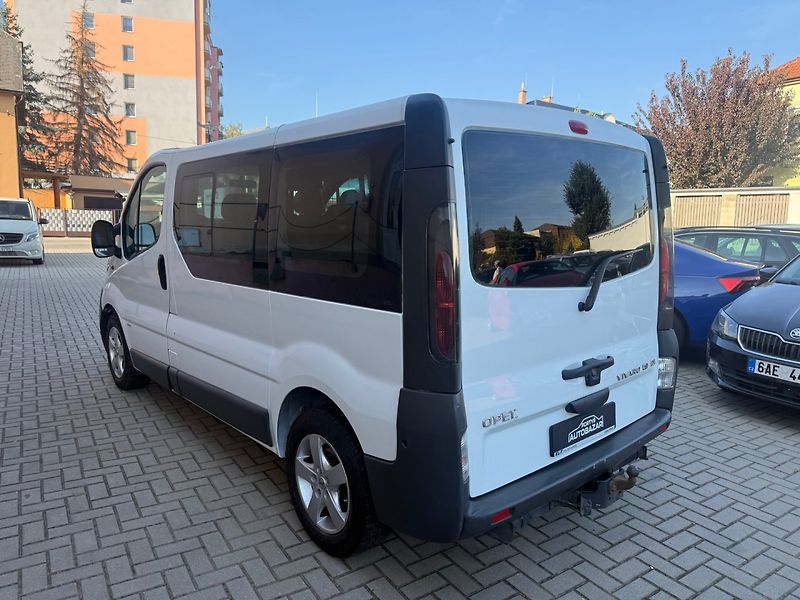 Opel Vivaro (2002) 1.9 DI - fotka 2 z 11