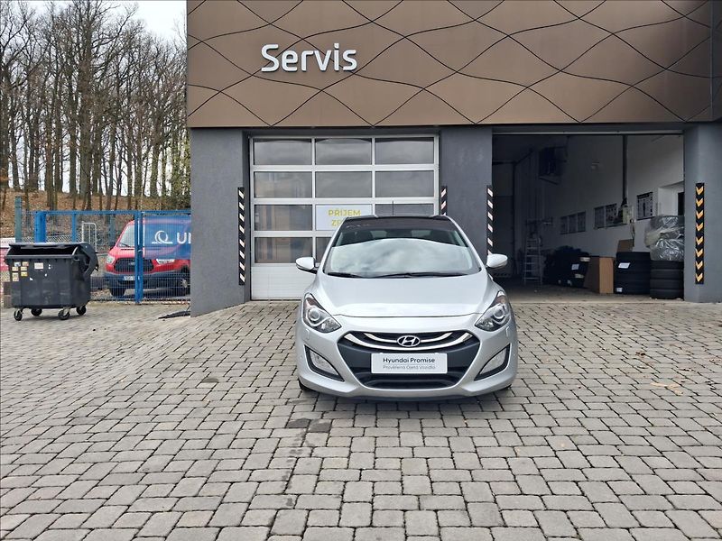 Hyundai i30 1,6 GDI AT Weekend PANORAMA - fotka 4 z 19