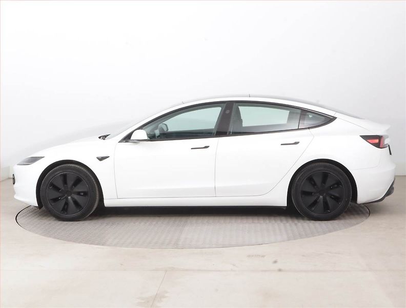 Tesla Model 3 (2023) Standard Range LFP, SoH 96% - fotka 3 z 23