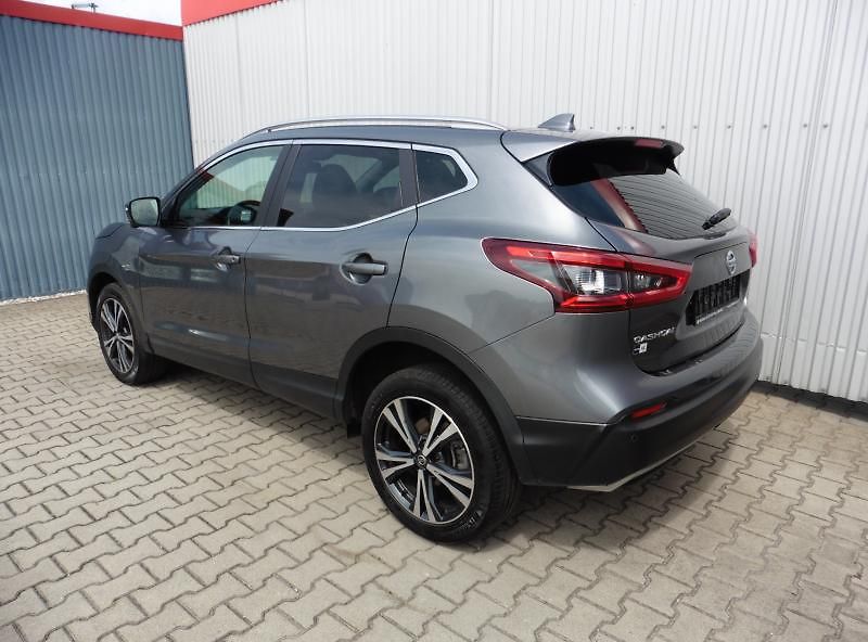 Nissan Qashqai 1.5 dCi 115 N-Connecta 1.maj. - fotka 3 z 14