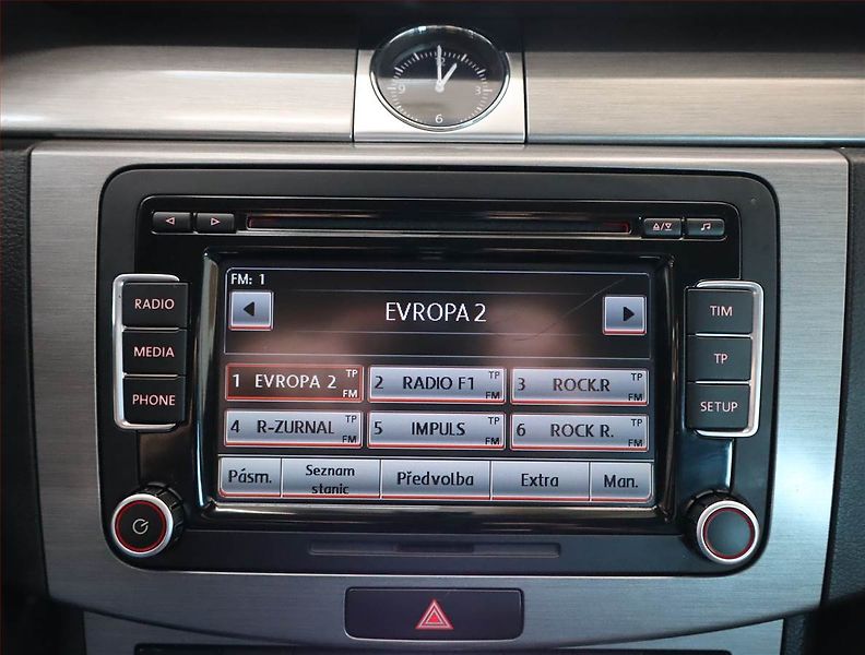 Volkswagen Passat (2012) 2.0 TDI, 4X4, Automat - fotka 12 z 23