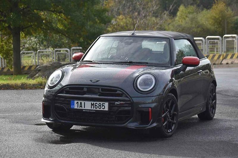 Mini Cabrio JWC v testu