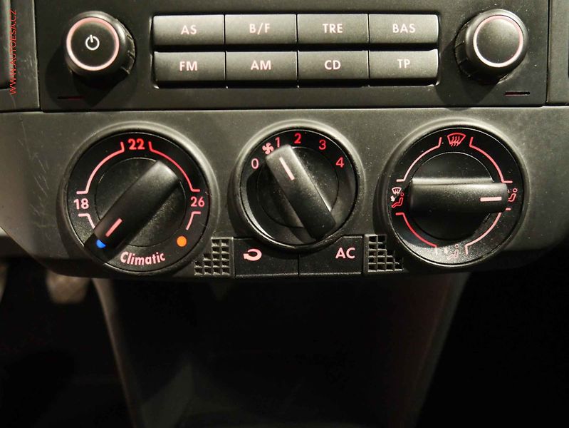 Volkswagen Polo (2008) 1.2., ČR, AC, el. výbava - fotka 13 z 16