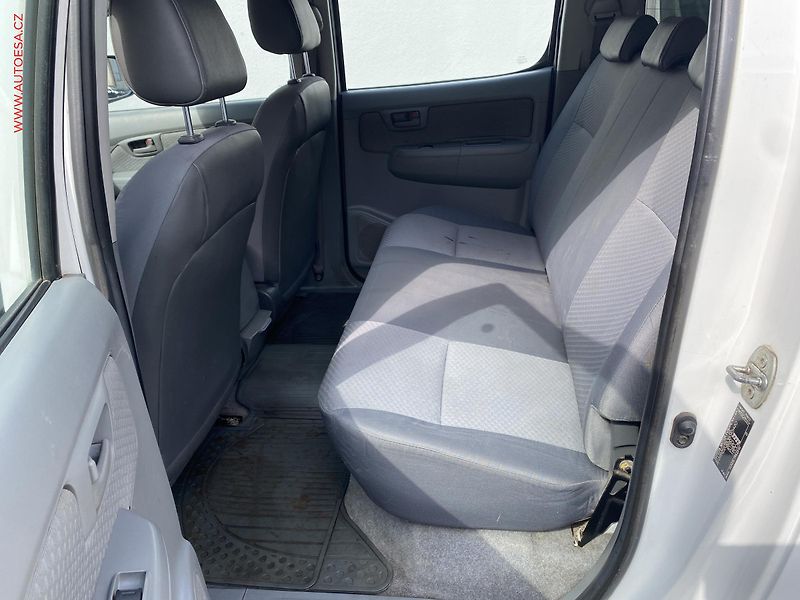 Toyota Hilux (2012) 2.5 D 4x4 DoubleCab, ČR, TZ - fotka 10 z 15