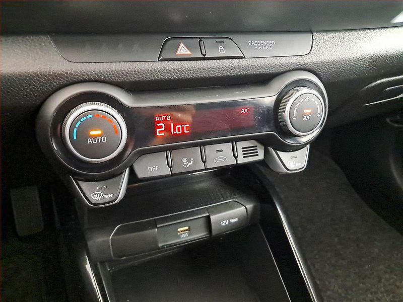 Kia Stonic (2023) Exclusive 1.0 T-GDI, EXCLUSIVE - fotka 13 z 26