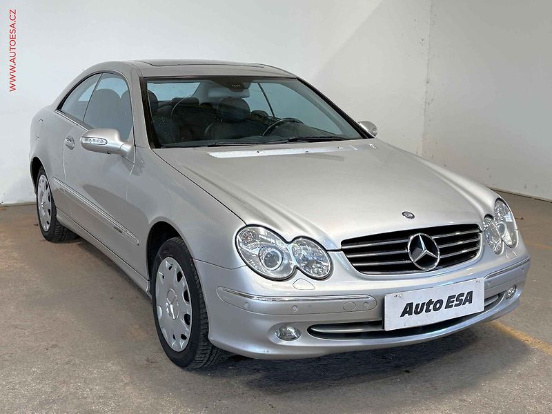 Mercedes-Benz CLK (2002) 3.2 i 320, AT, xenon, navi - fotka 1 z 14