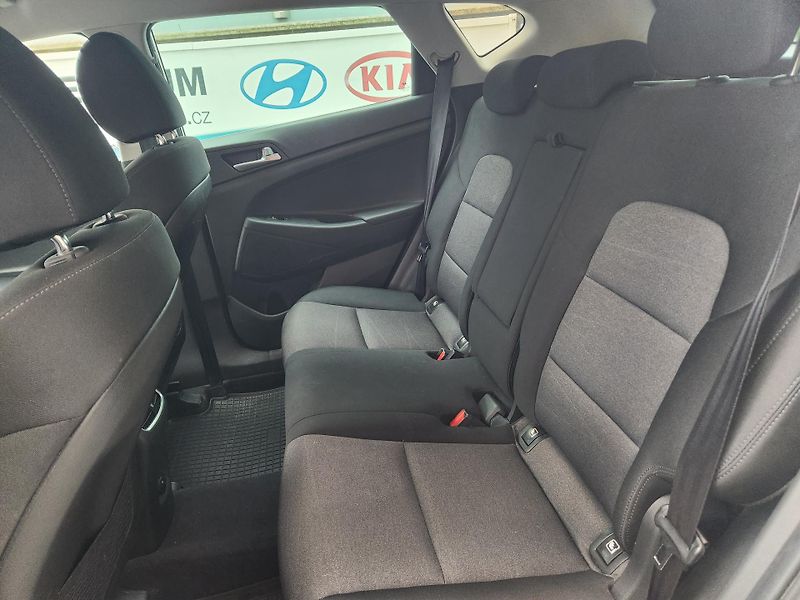 Hyundai Tucson 1.6-4x4-NAVI-KAMERA - fotka 12 z 20