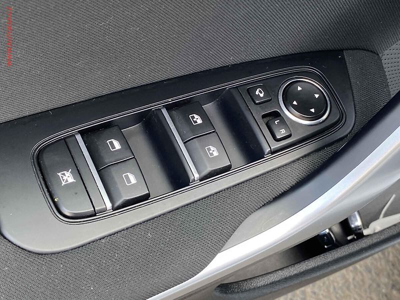Kia Ceed (2022) 1.5T-GDi SW, 1.maj,ČR, LED - fotka 11 z 17