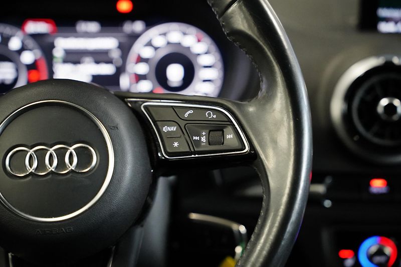 Audi A3 - fotka 16 z 27