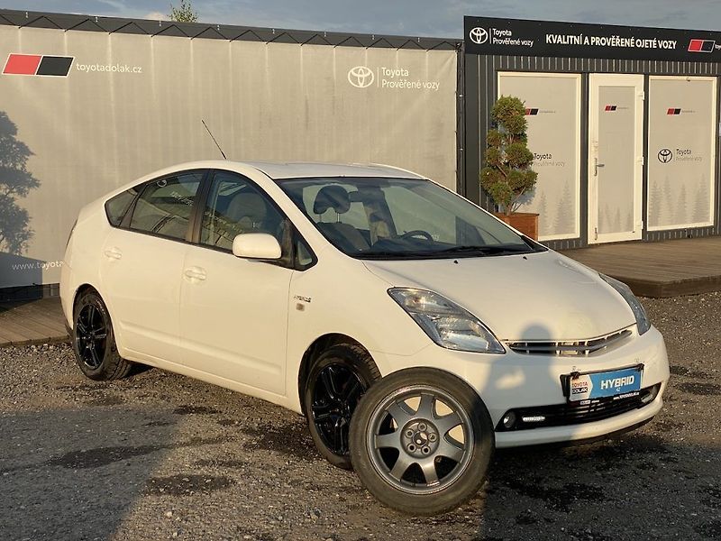 Toyota Prius 1.5HSD, ČR, 2x kola, STK - fotka 1 z 11