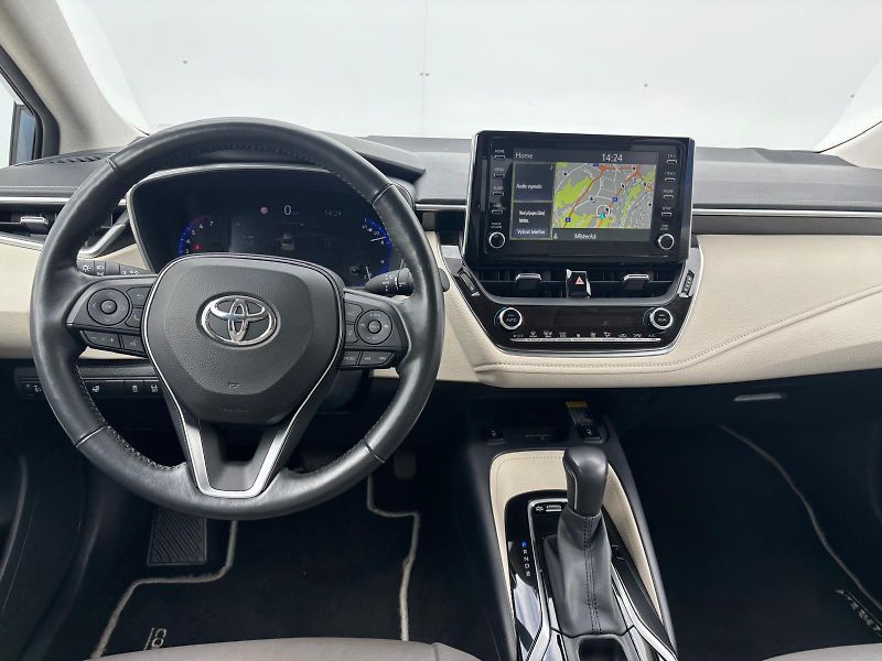 Toyota Corolla 1.8 HSD e-CVT Executive VIP - fotka 5 z 28