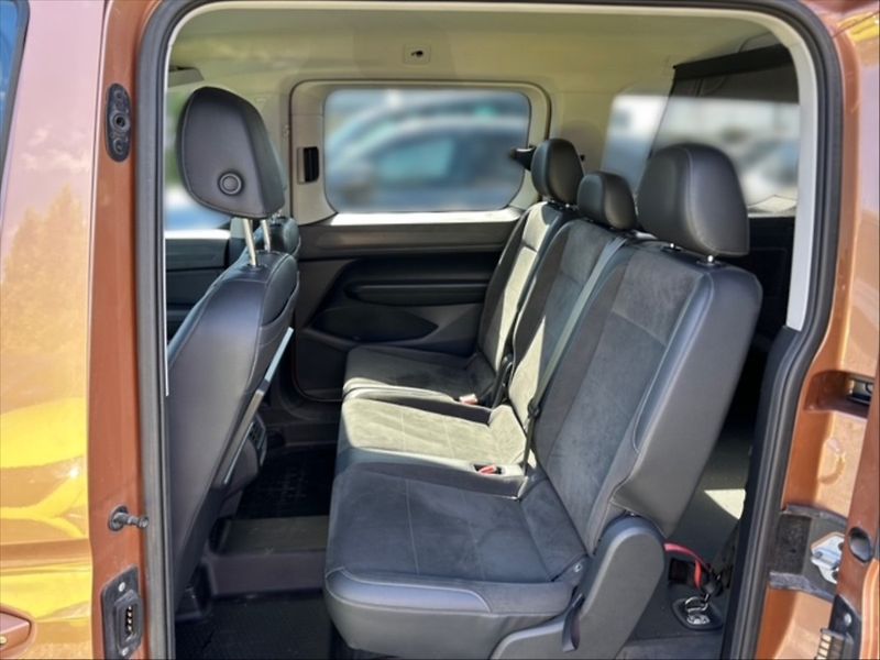 Volkswagen Caddy 2,0 TDI Style DSG Maxi - fotka 8 z 10