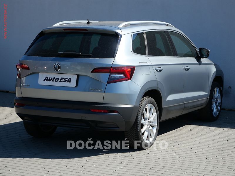 Škoda Karoq (2019) 1.5 TSi, Ambition, DSG, panor - fotka 4 z 21