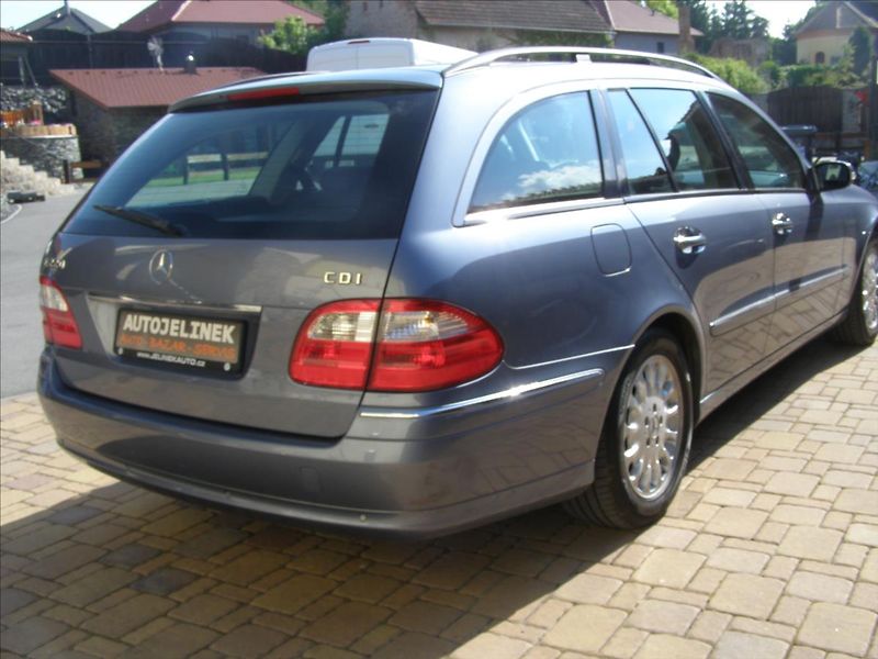 Mercedes-Benz Třídy E 2,2   SLEVA - fotka 5 z 26