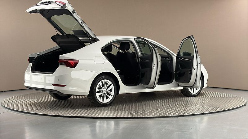 Škoda Octavia 2.0 TDI Style - fotka 6 z 25