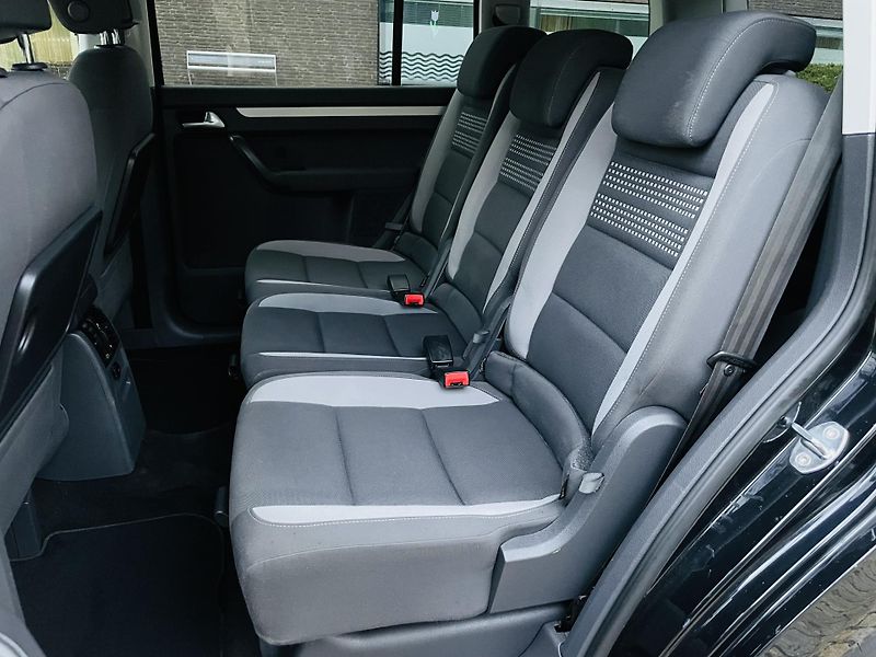 Volkswagen Touran 1.4TSI VÝHŘEV SERVISKA TAŽNÉ - fotka 28 z 43