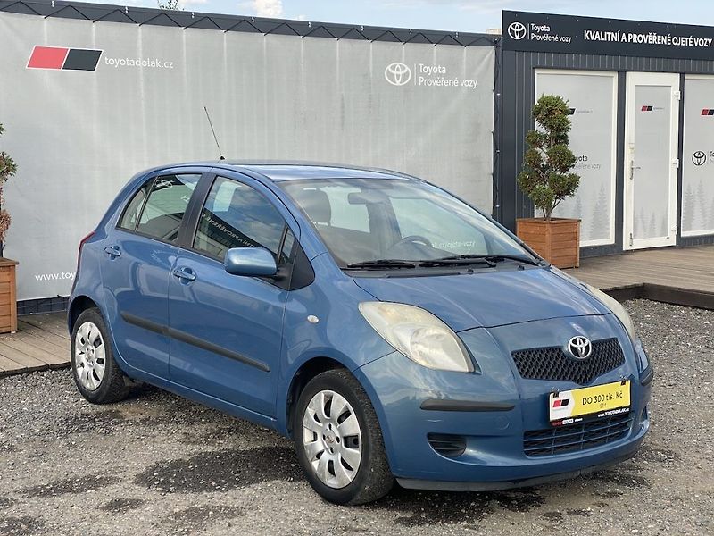 Toyota Yaris 1.3i, ČR, automat, klima - fotka 1 z 13